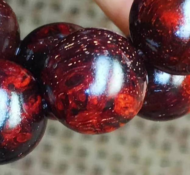 木頭中驚現 鬼臉 ,竟然沒有人害怕