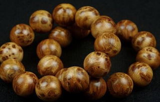 崖柏柴火料 從枯木到暴利，文玩市場(chǎng)里的貪婪游戲