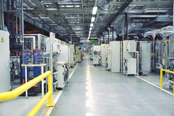 工廠大廳的計(jì)算機(jī)技術(shù)開(kāi)發(fā)應(yīng)用